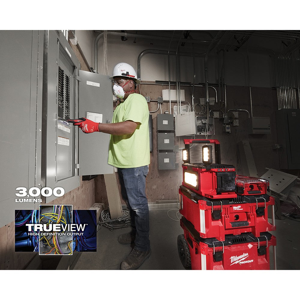 Milwaukee 2357-20 M18™ PACKOUT™ Light/Charger