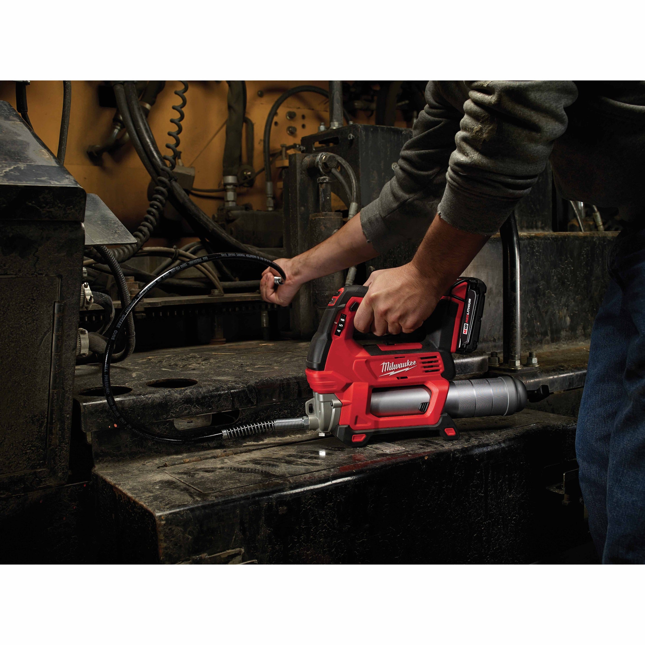 Milwaukee 2646-21CT M18 2-Speed Grease Gun (1 Battery)