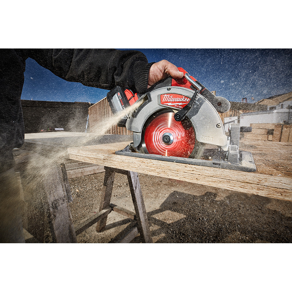 Milwaukee 2732-21HD M18 FUEL 7-1/4 Circular Saw Kit