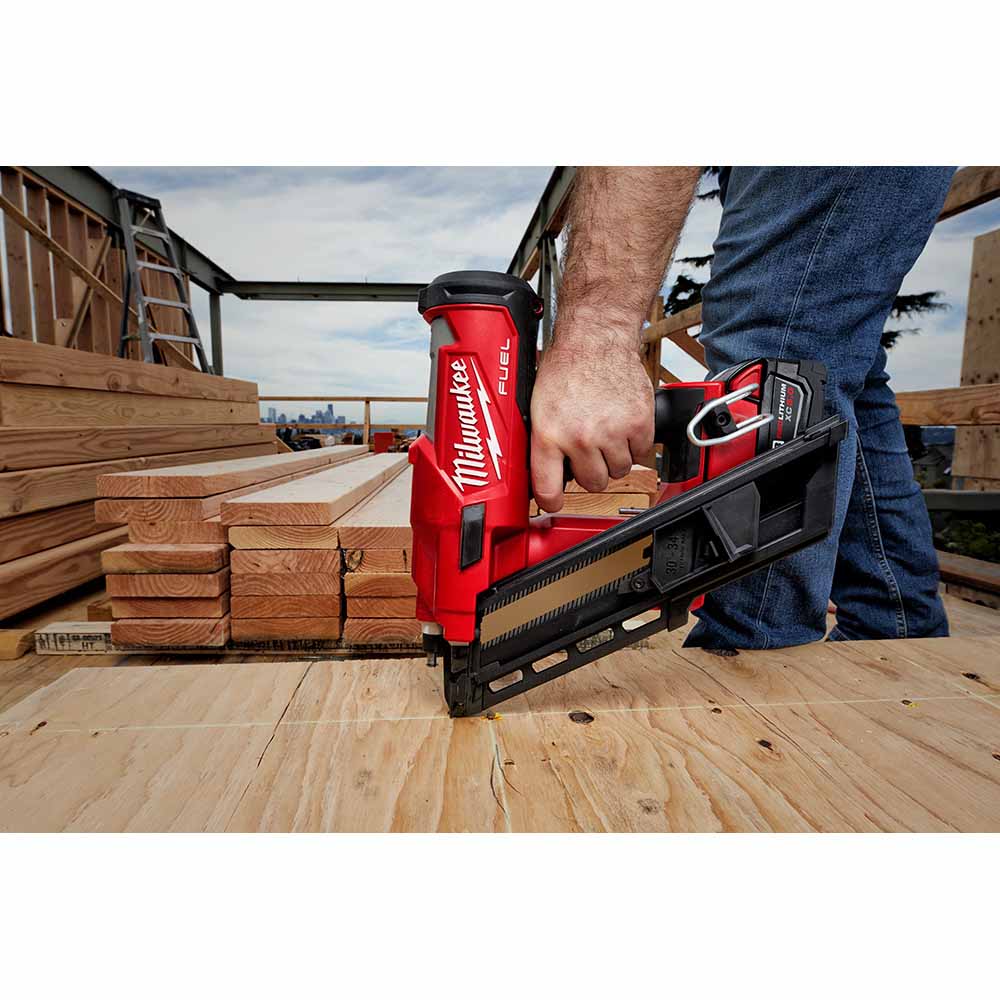 Milwaukee  2745-21 M18 FUEL™ 30 Degree Framing Nailer Kit