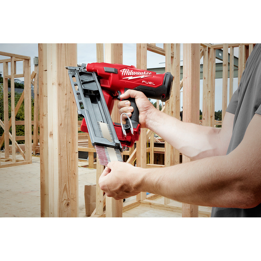 Milwaukee  2745-21 M18 FUEL™ 30 Degree Framing Nailer Kit