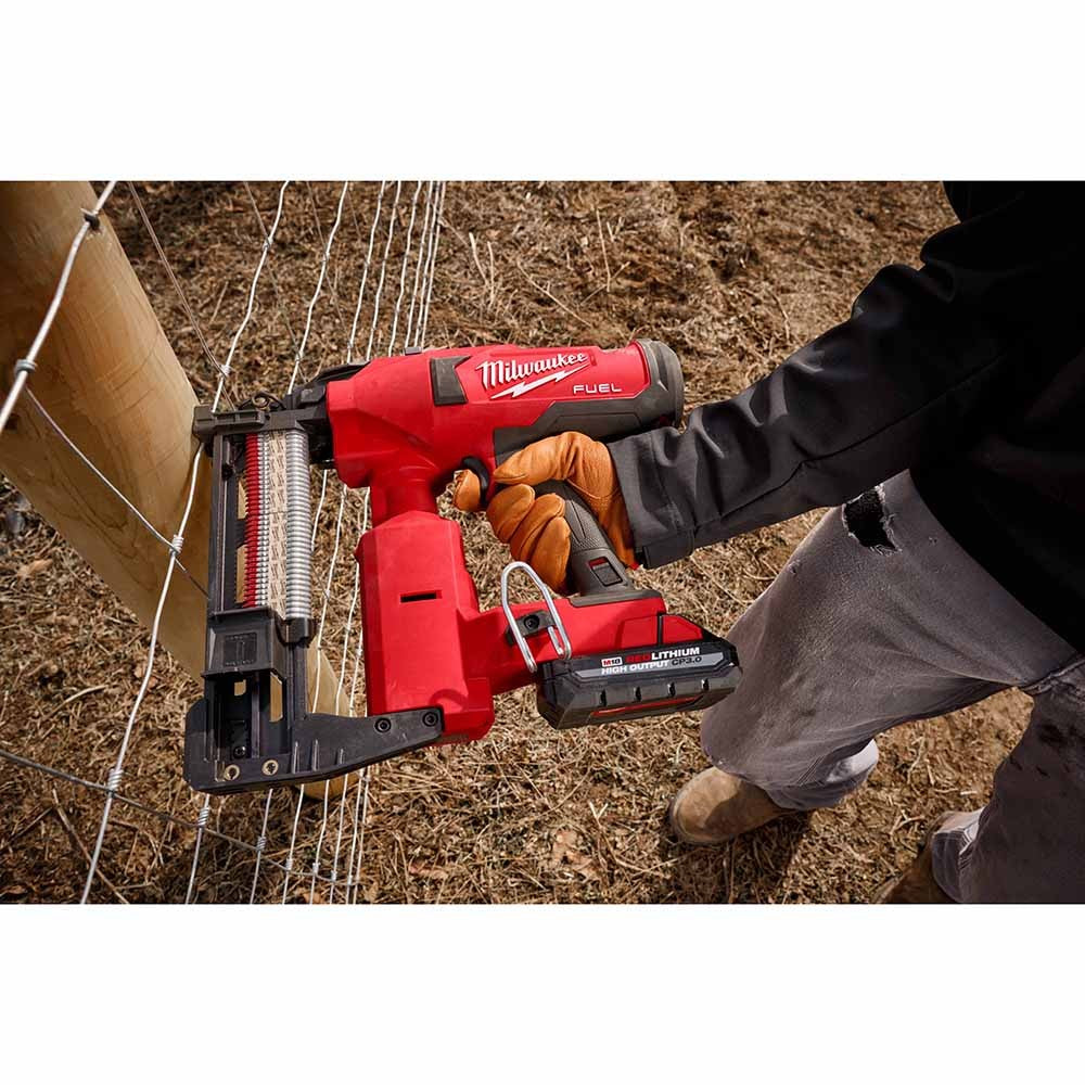 Milwaukee 2843-22 M18 FUEL Utility Fencing Stapler Kit