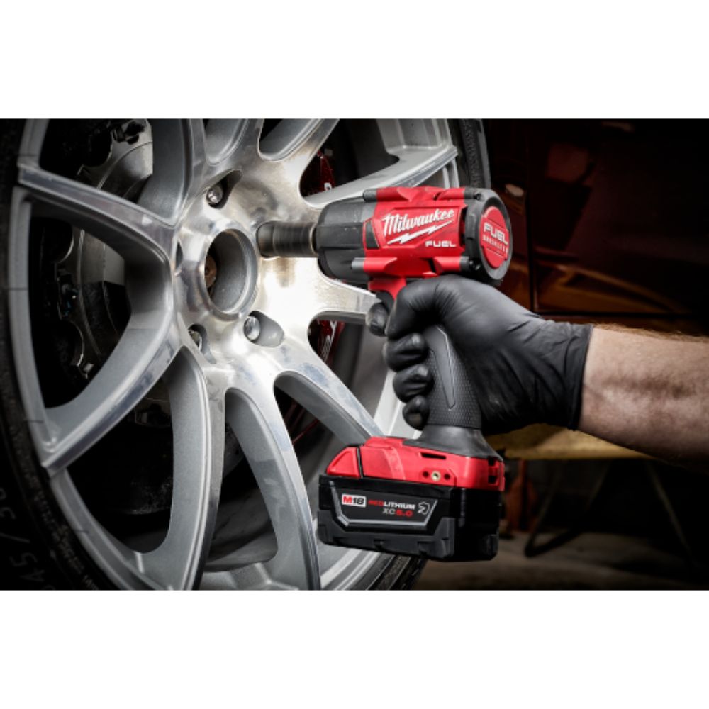 Milwaukee 2962P-22R M18 FUEL 1/2  Mid-Torque Impact Wrench w/ Pin Detent Kit