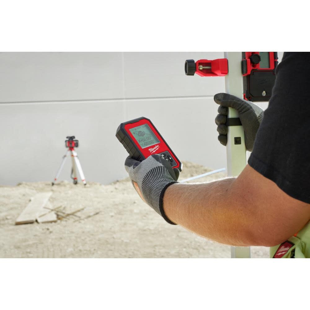 Milwaukee 3704-21 M18 Red Exterior Dual Slope Rotary Laser Level Kit w/ Receiver & Remote